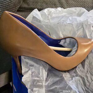 NIB Antonia Saint NY Women’s Victoria High Heel Size 7.5.5 in Nude